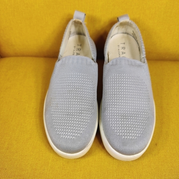 Traq by Algeria Qaravan Grey Slide On Casual Sneakers Women's Shoes Size 7-7.5 - Picture 2 of 9